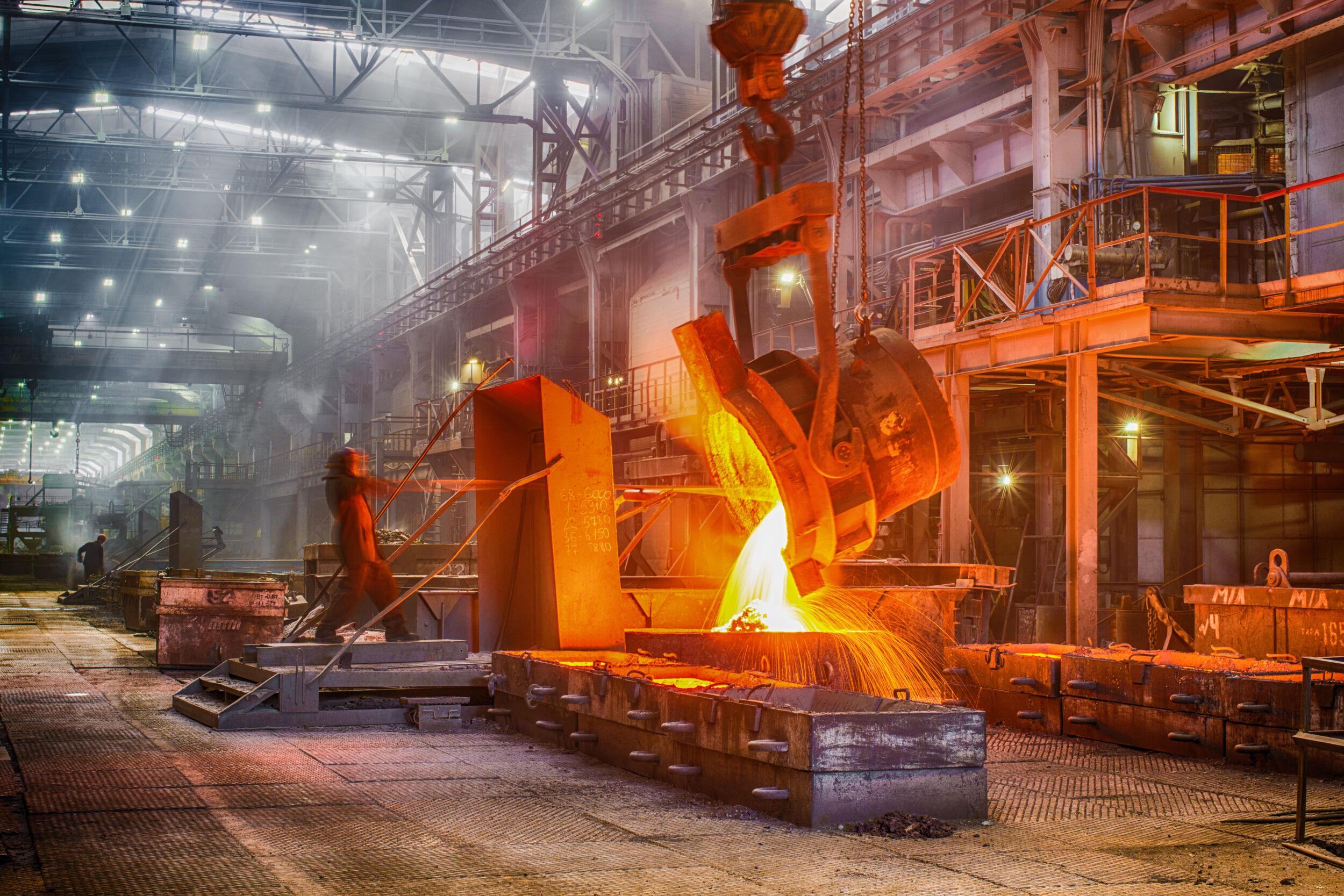 Prozesse planen bei der Stahlproduktion